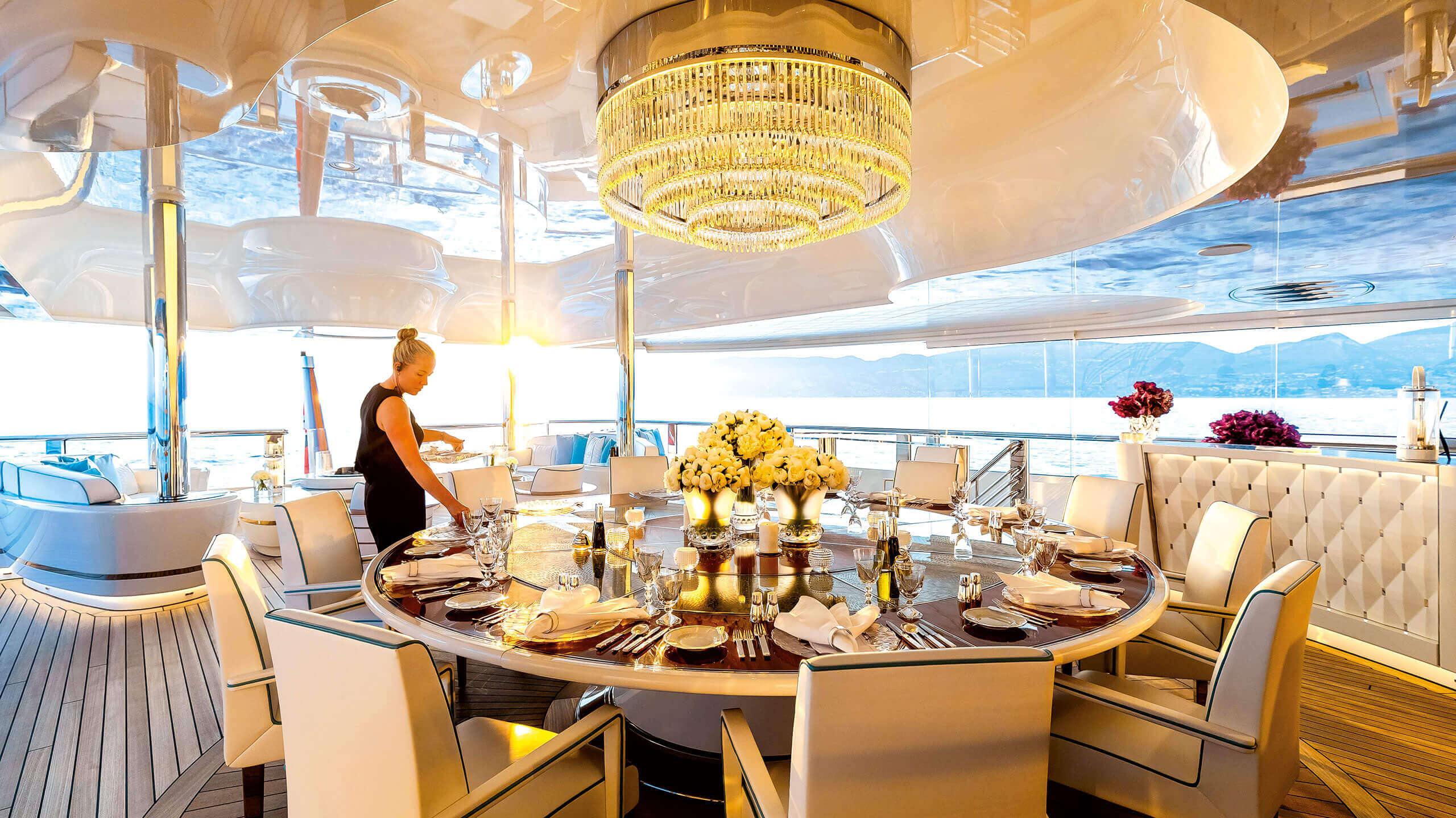 Lady S Yacht dining table