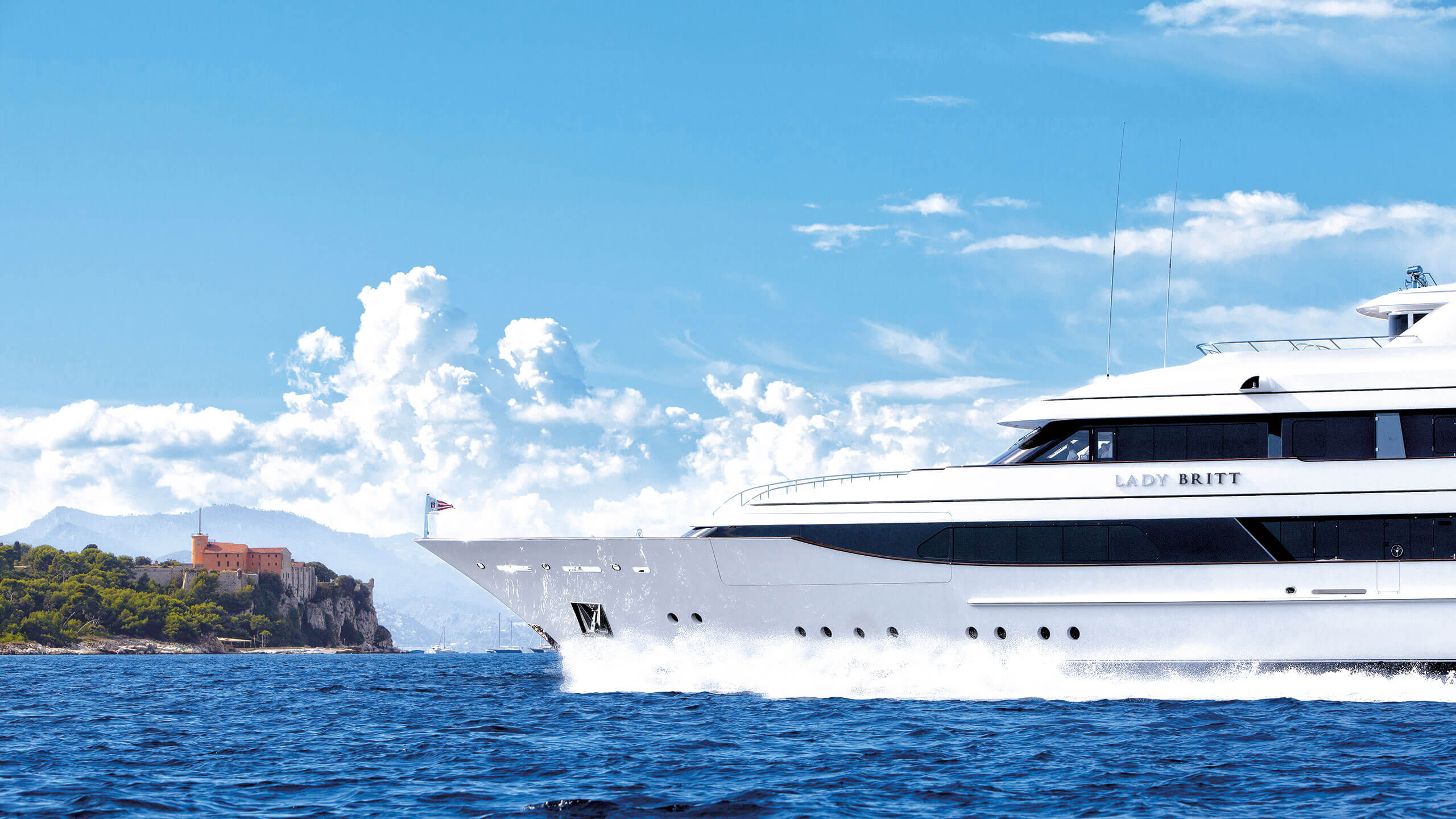 yacht