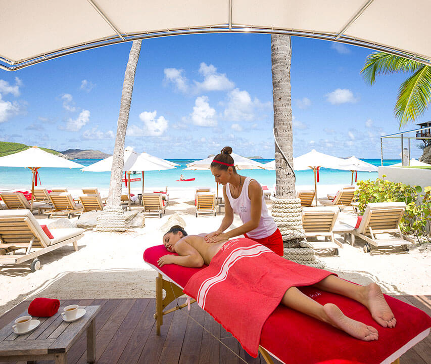massage on the beach